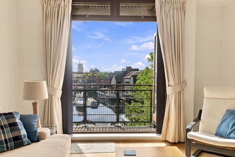 Merganser Court, London, E1W - Picture 2