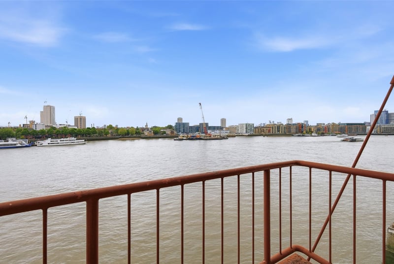 Olivers Wharf, London, E1W - Picture 8