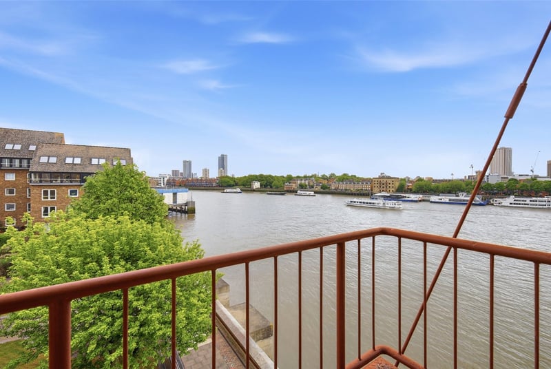 Olivers Wharf, London, E1W - Picture 17