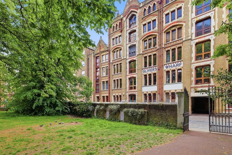Olivers Wharf, London, E1W - Picture 20
