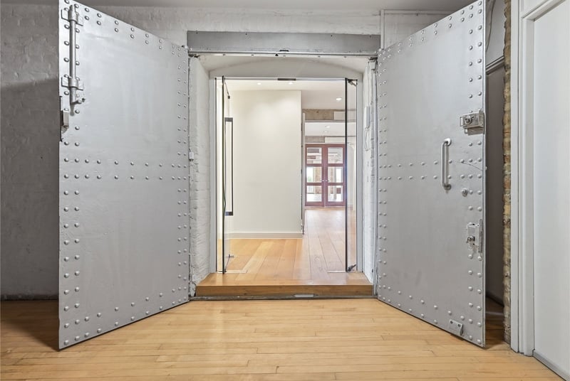 Olivers Wharf, London, E1W - Picture 16