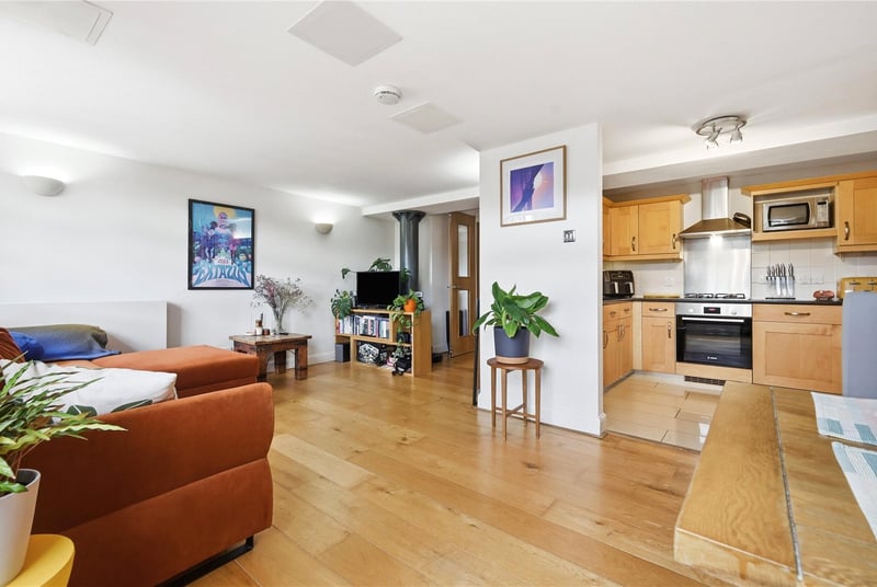 Merchant Court, London, E1W - Picture 1