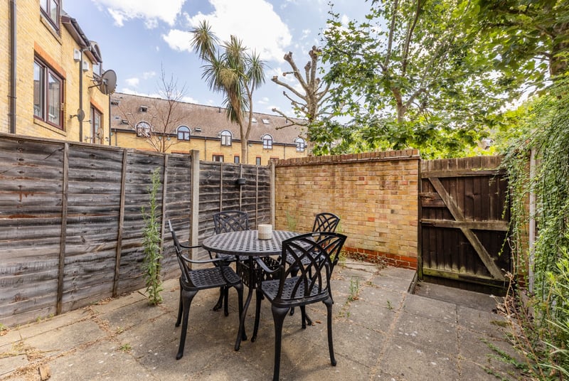 Kennet Street, London, E1W - Picture 6