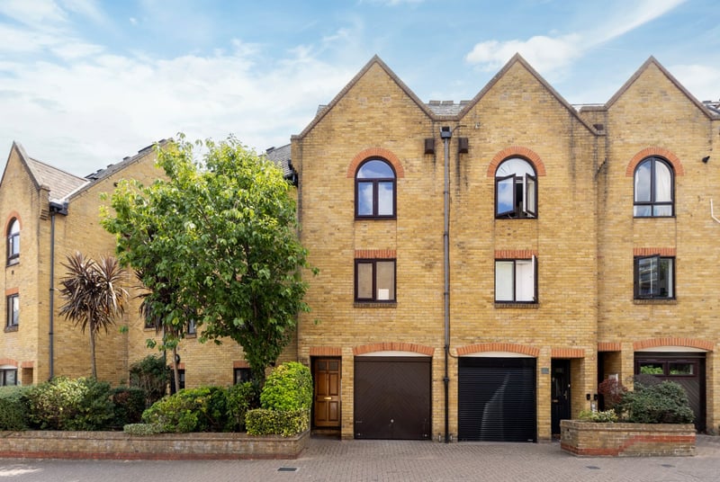 Kennet Street, London, E1W - Picture 1