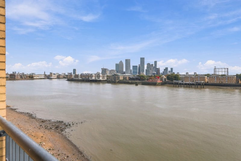 Towerside, London, E1W - Picture 4