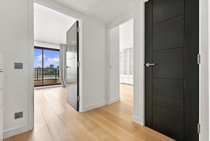 Towerside, London, E1W - Picture 14