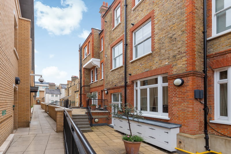 Frederick Court, Belgravia, London, SW3 - Picture 4