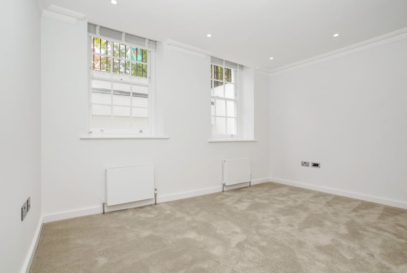 Queen Square, Bloomsbury , London, WC1N - Picture 6