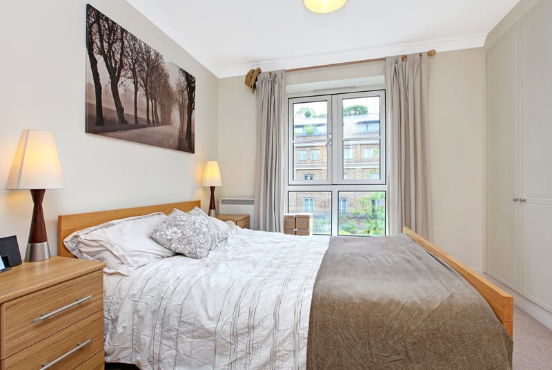 Moore Court, Islington, London, N1 - Picture 2