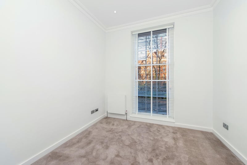 Queens House, Clerkenwell, London, WC1N - Picture 6