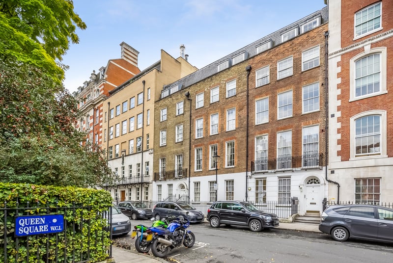 Queen Square, Bloomsbury , London, WC1N - Picture 1