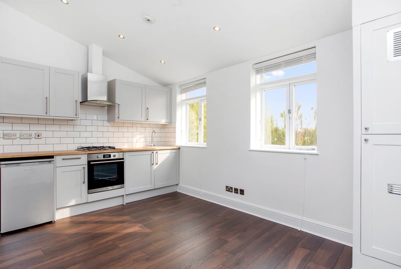 Mackenzie Road, Islington, London, N7 - Picture 1