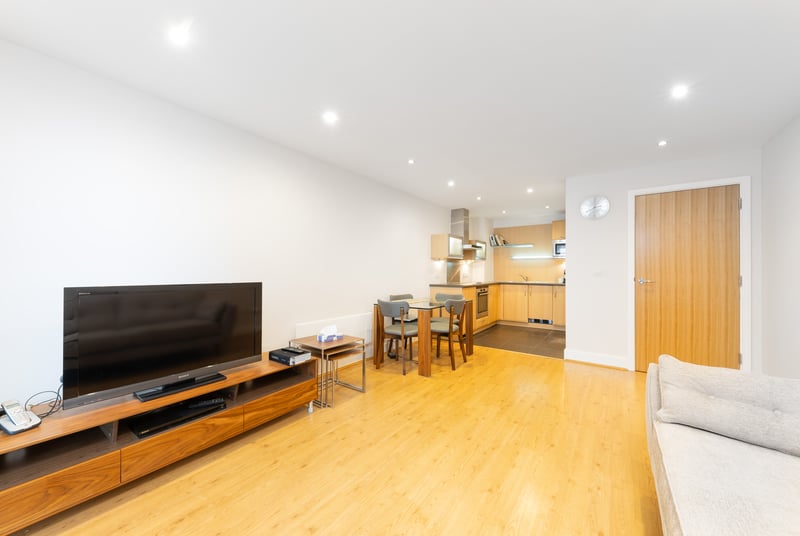 East Lane, Bermondsey, London, SE16 - Picture 3