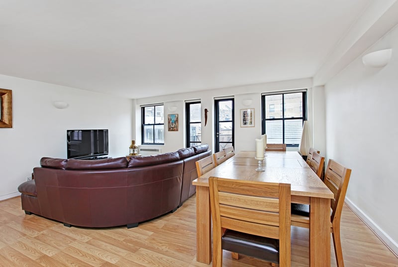 Hobbs Court, Shad Thames, London, SE1 - Picture 1