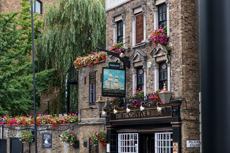 A Wapping landmark - London's oldest riverside pub, The Prospect of Whitby